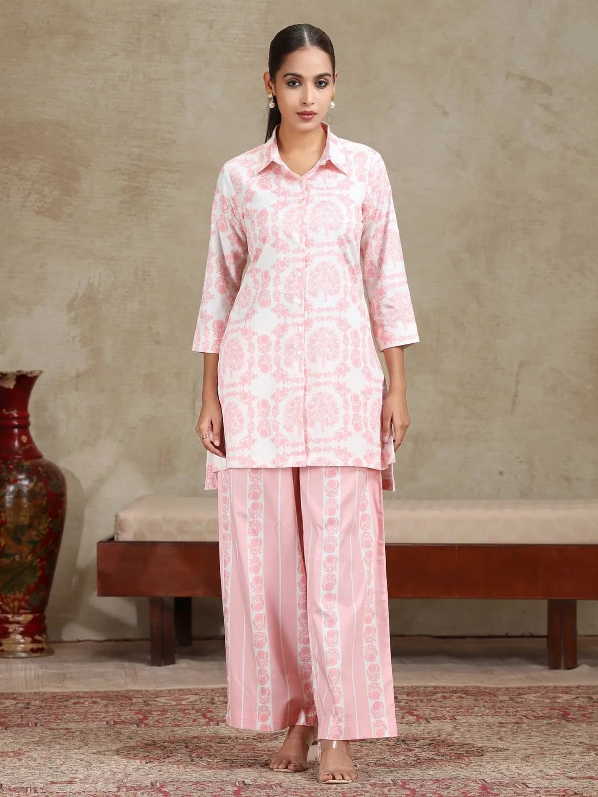 Off White Floral Printed Straight Co-ord Set - Barkha Boutique Kishangarh